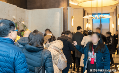 <b>而是每一次都带来一整套完整的糊口沉</b>